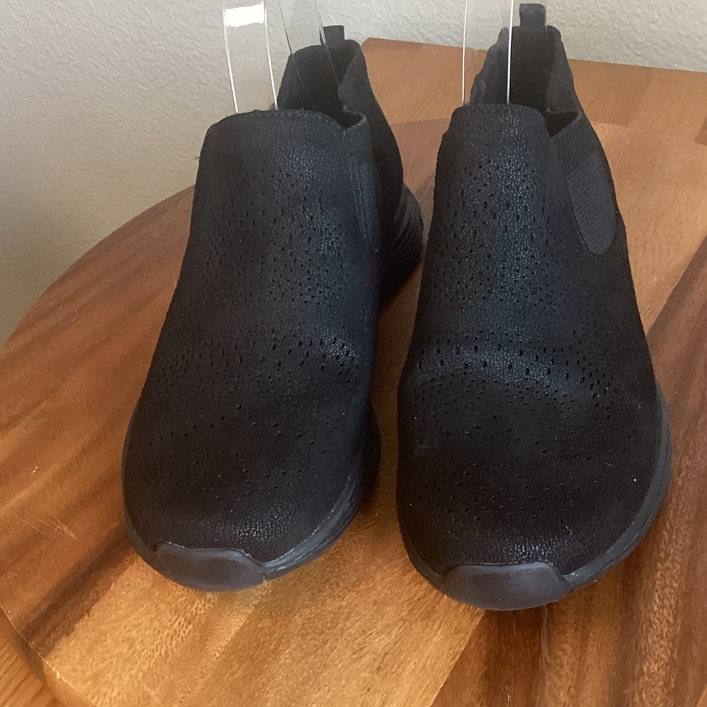 Skechers air cooled, memory foam Elegant Black Knit Slip-On Sneakers 7